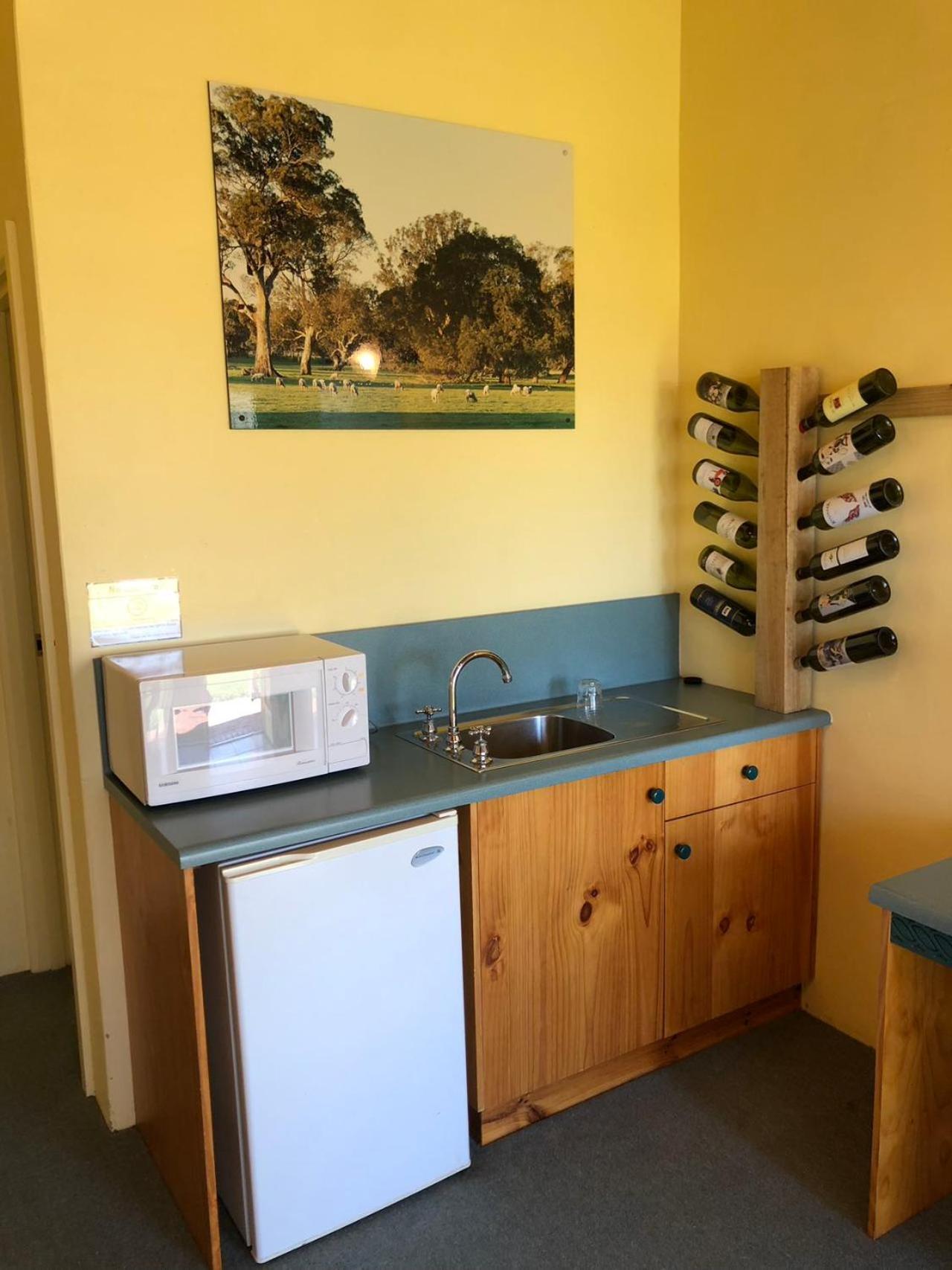 Coonawarra Place Motor Inn Extérieur photo