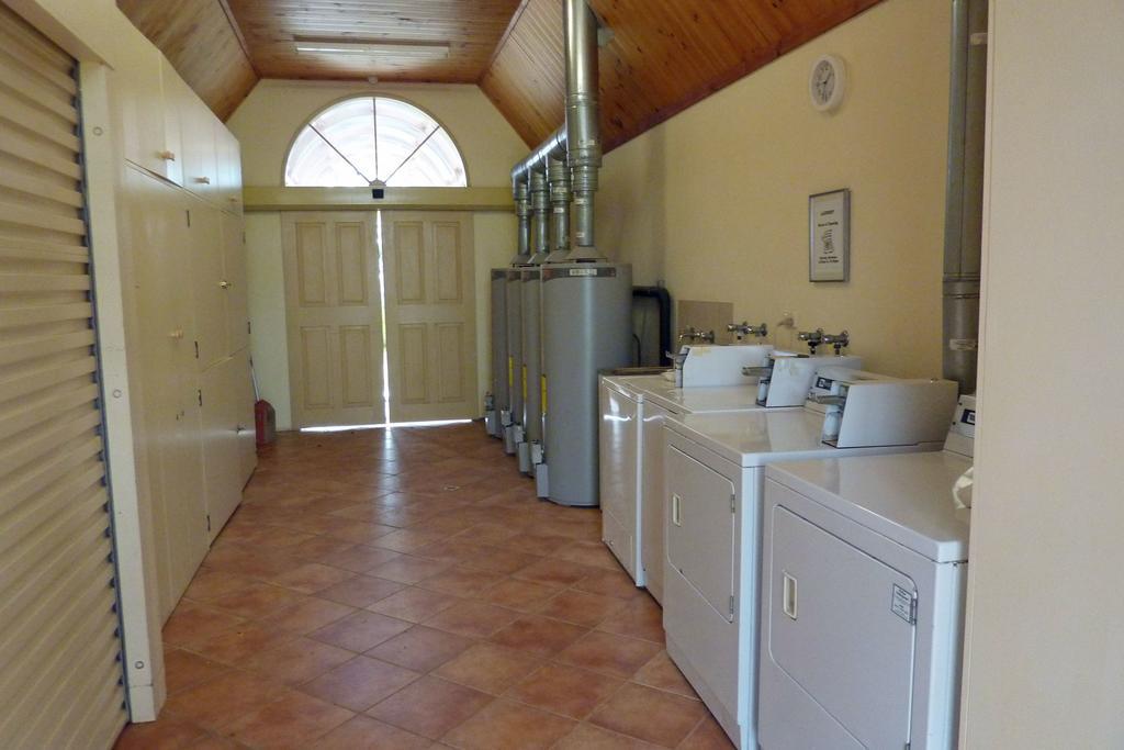 Coonawarra Place Motor Inn Extérieur photo
